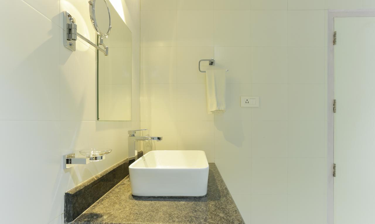 Hotel Crown Suites Kochi Kültér fotó