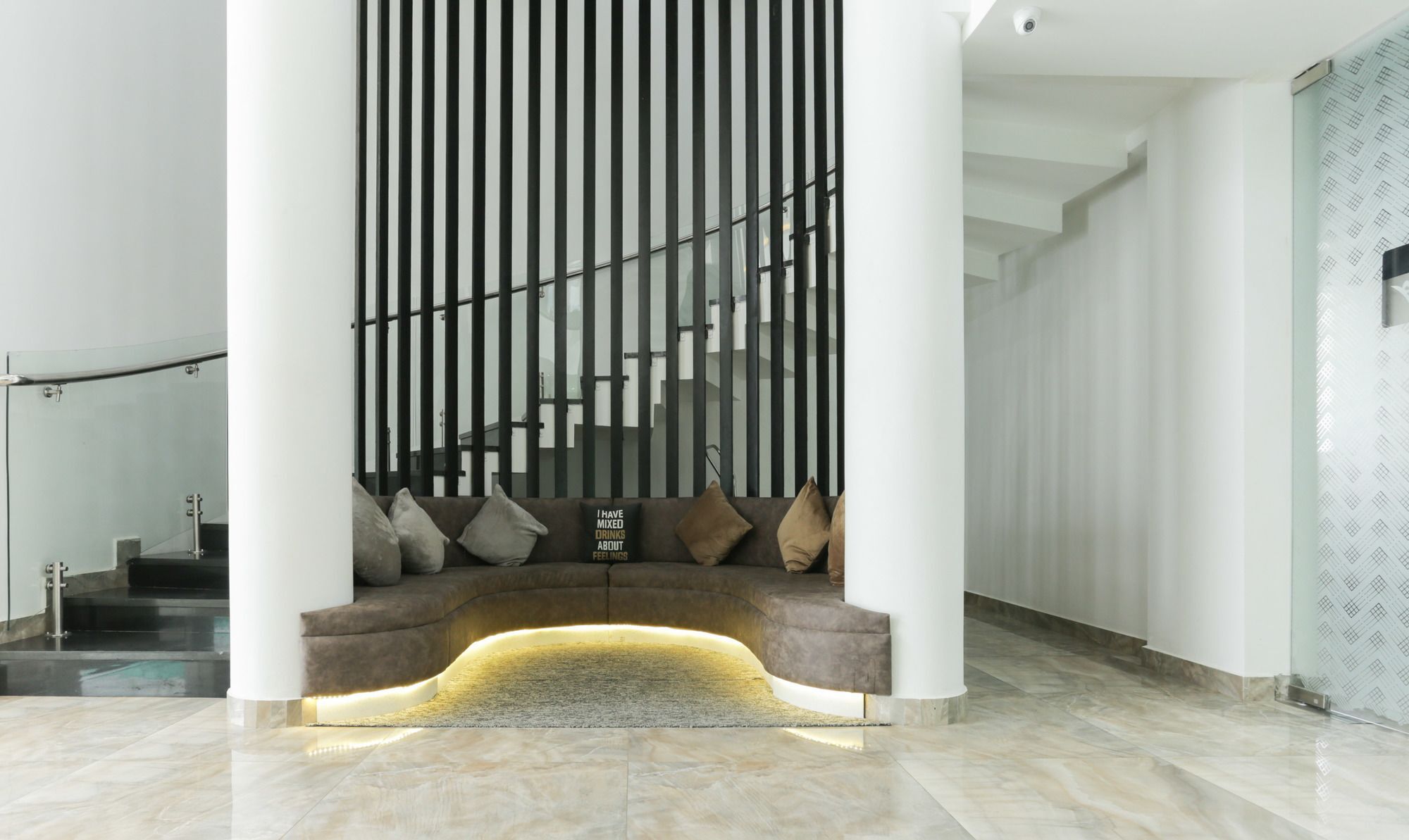 Hotel Crown Suites Kochi Kültér fotó